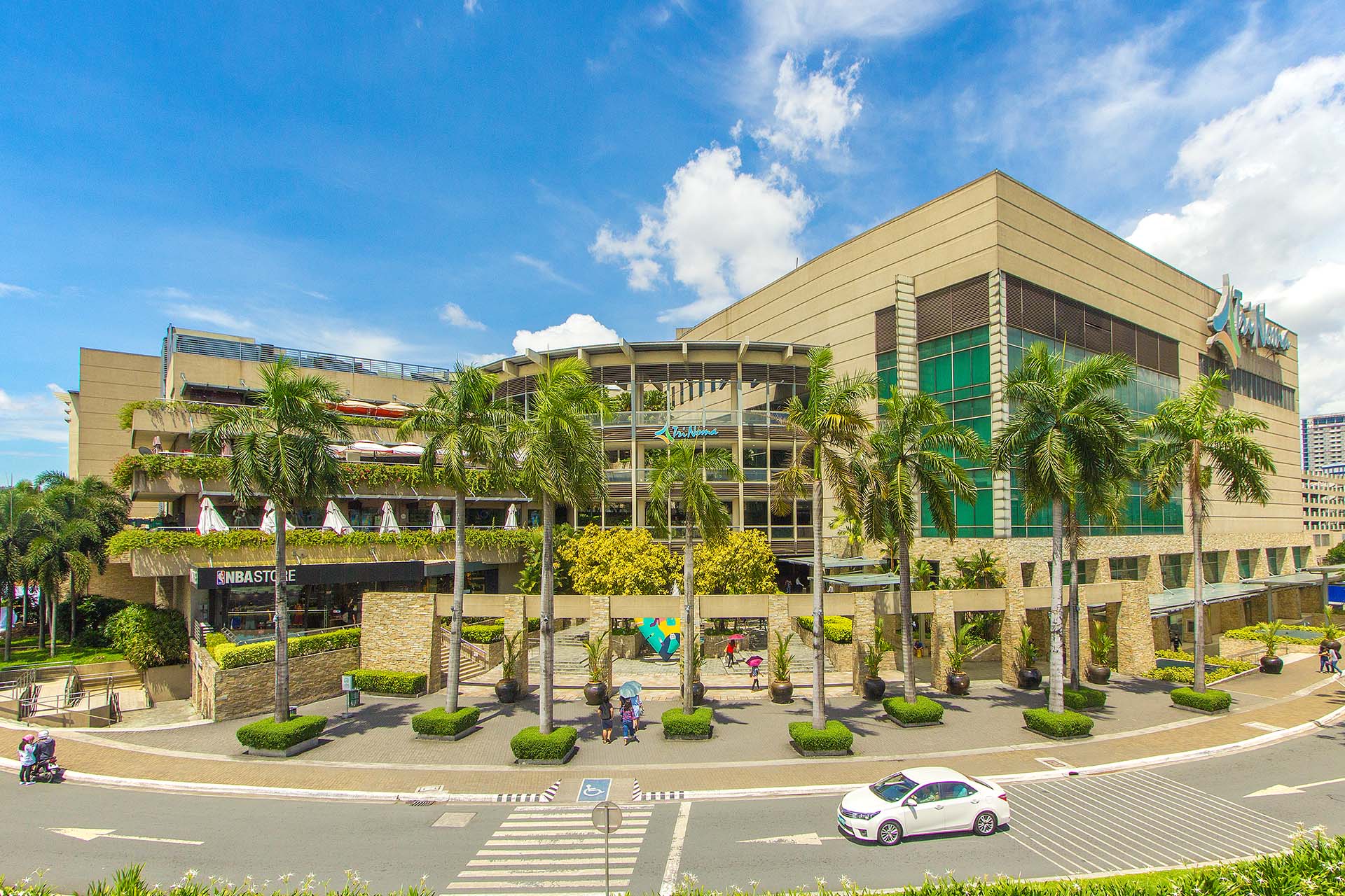 H and m online trinoma